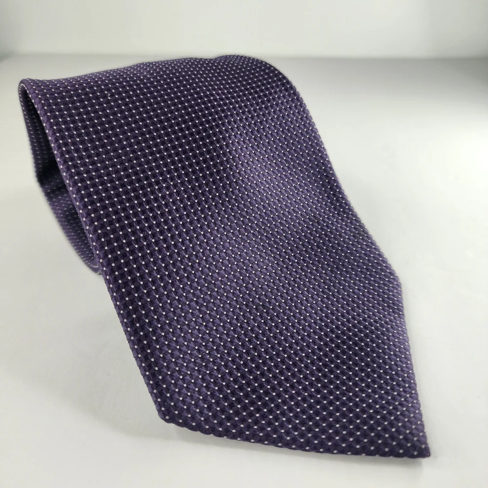CEDARWOOD STATE Purple & White Dots Tie.